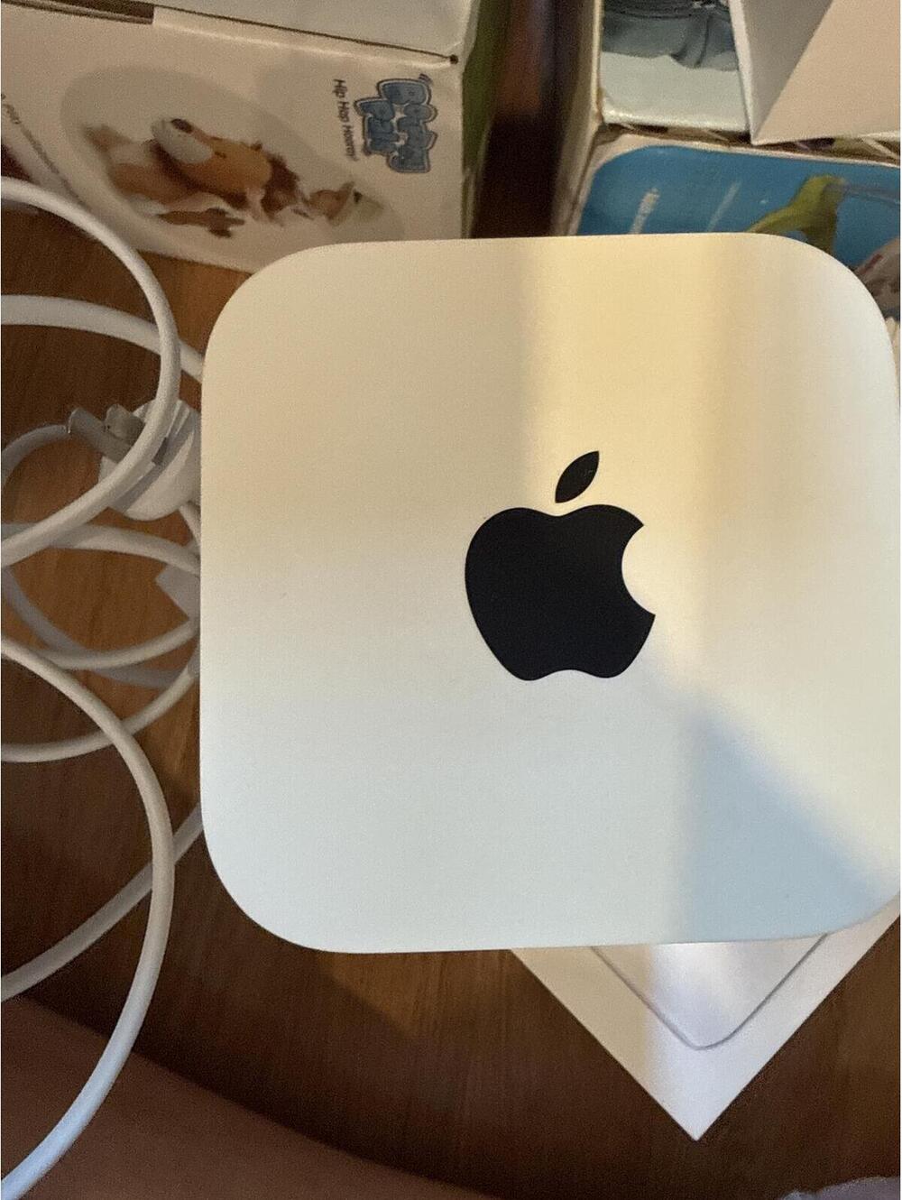 Apple AirPort Extreme Wireless Router Base Station - Picture 3 of 4